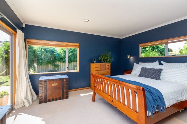 Photo of property in 3 Forbury Way, Taradale, Napier, 4112