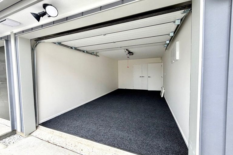 Photo of property in 17c Martin Place, Kelston, Auckland, 0602