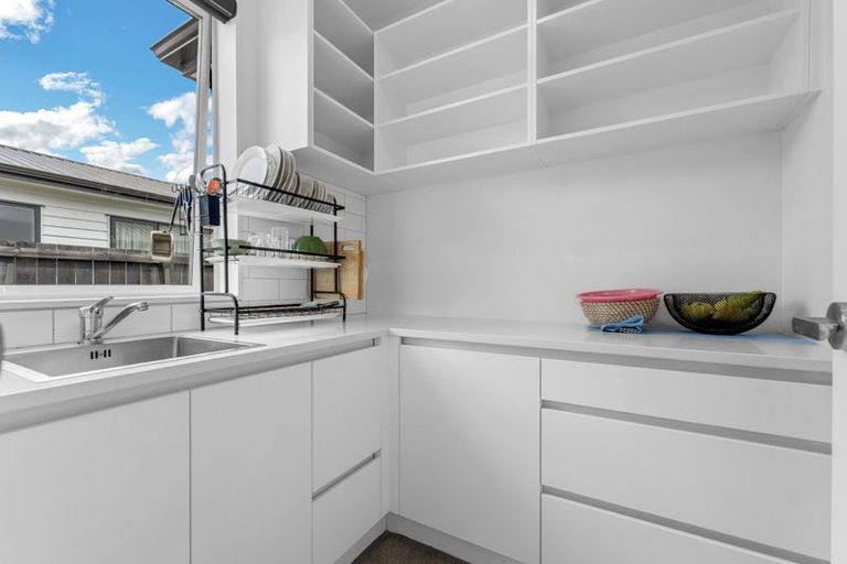 Photo of property in 66 Vinistra Road, Kumeu, 0810