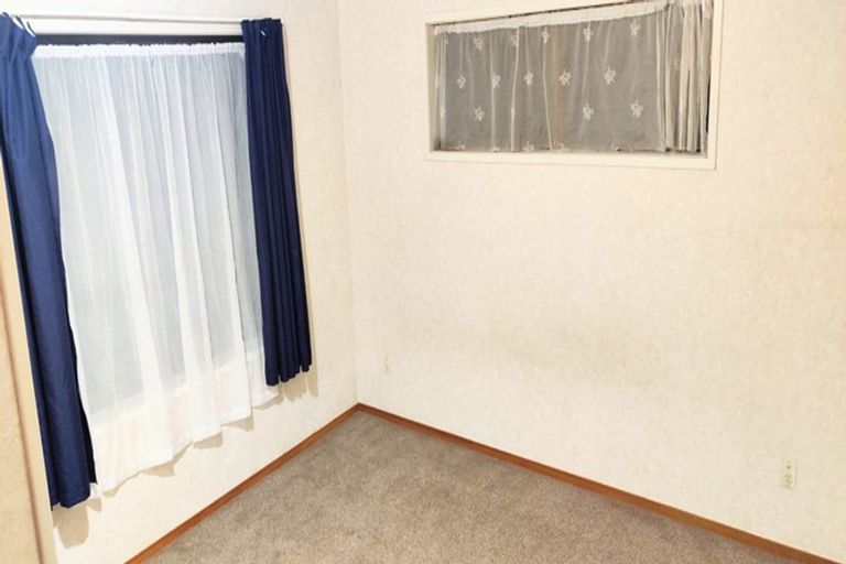 Photo of property in 41 Miltonia Avenue, Te Atatu South, Auckland, 0610