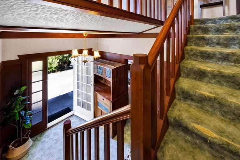 Photo of property in 4 Kitchener Terrace, Moturoa, New Plymouth, 4310