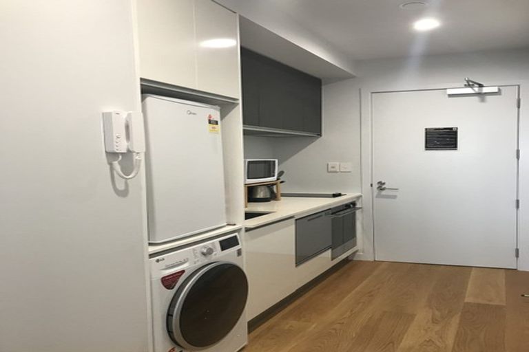 Photo of property in Frank Sargeson Apts, 405/80 Anzac Street, Takapuna, Auckland, 0622