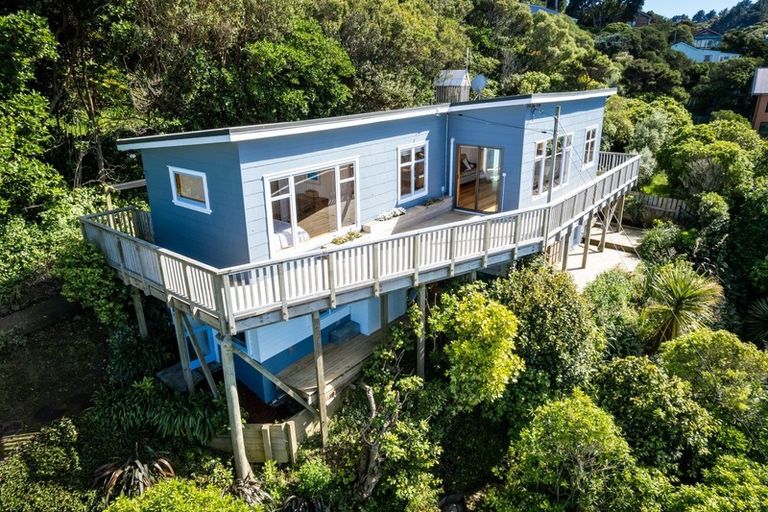 Photo of property in 6 Gordon Road, Plimmerton, Porirua, 5026