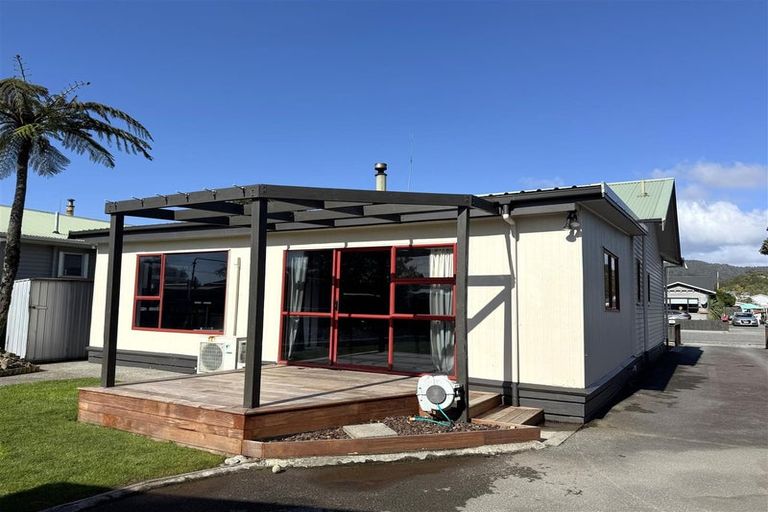 Photo of property in 20 Milton Road, Greymouth, 7805
