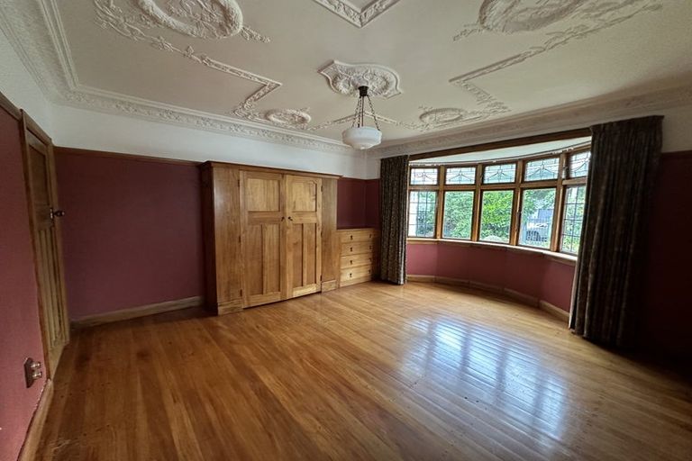 Photo of property in 52 Totara Crescent, Woburn, Lower Hutt, 5010