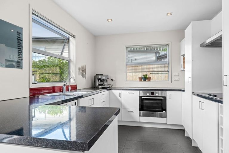 Photo of property in 14e Maple Crescent, Whalers Gate, New Plymouth, 4310
