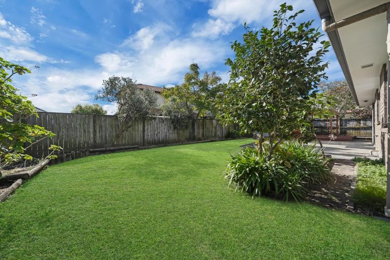 Photo of property in 26 Thornbury Crescent, East Tamaki Heights, Auckland, 2016
