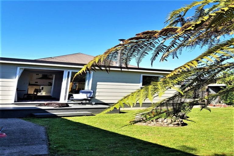 Photo of property in 150 Queen Street, Westport, 7825