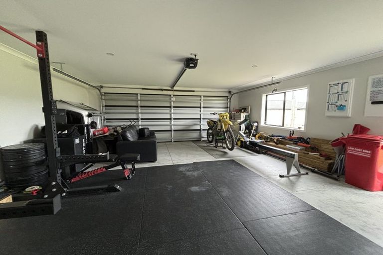 Photo of property in 8 Ash Close, Levin, 5510