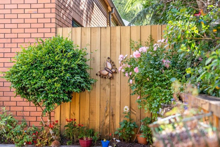 Photo of property in 50 Futuna Close, Karori, Wellington, 6012