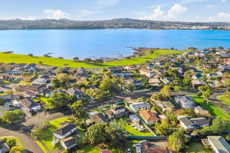 Photo of property in 86 Muir Avenue, Mangere Bridge, Auckland, 2022