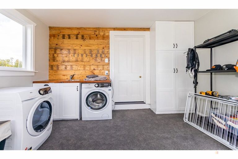 Photo of property in 43 Rhodes Street, Waimate, 7924