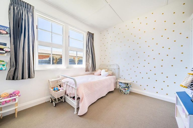 Photo of property in 14 Granville Street, Silverstream, Upper Hutt, 5019