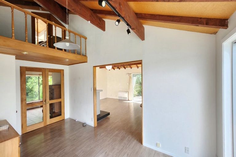 Photo of property in 1 Maramanui Way, Karaka Bays, Wellington, 6022