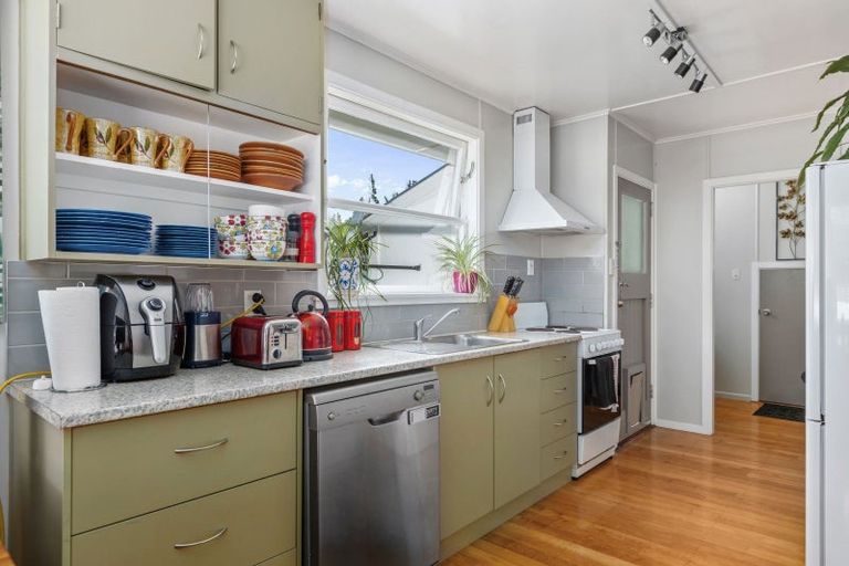 Photo of property in 11 William Benton Street, Featherston, 5710