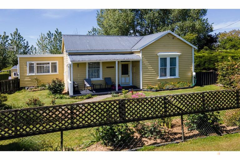 Photo of property in 5 Painstown Road, Waimate, 7978