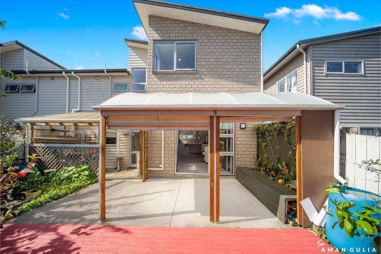 Photo of property in 4 Sunshine Boulevard, Sunnyvale, Auckland, 0612