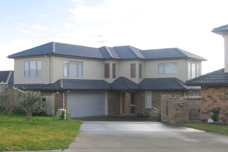 Photo of property in 17 William Woods Court, Flat Bush, Auckland, 2016
