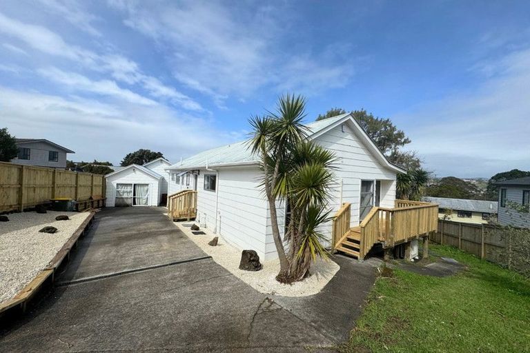 Photo of property in 9 Woodhouse Place, West Harbour, Auckland, 0618
