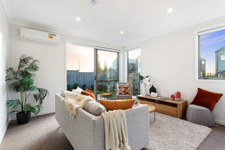 Photo of property in 9 Park Green Avenue, Rosehill, Papakura, 2113