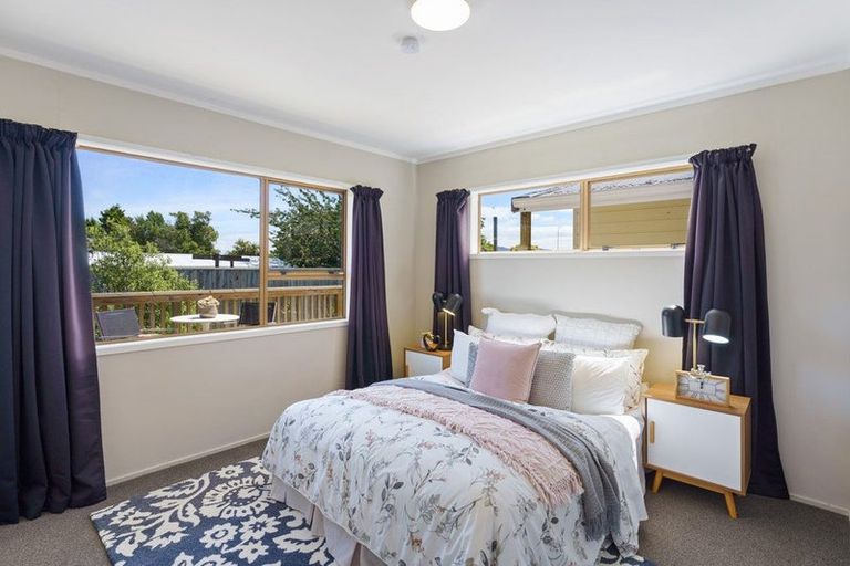 Photo of property in 18 Hicks Crescent, Waikanae Beach, Waikanae, 5036