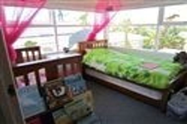 Photo of property in 1a Coronation Street, Belmont, Auckland, 0622