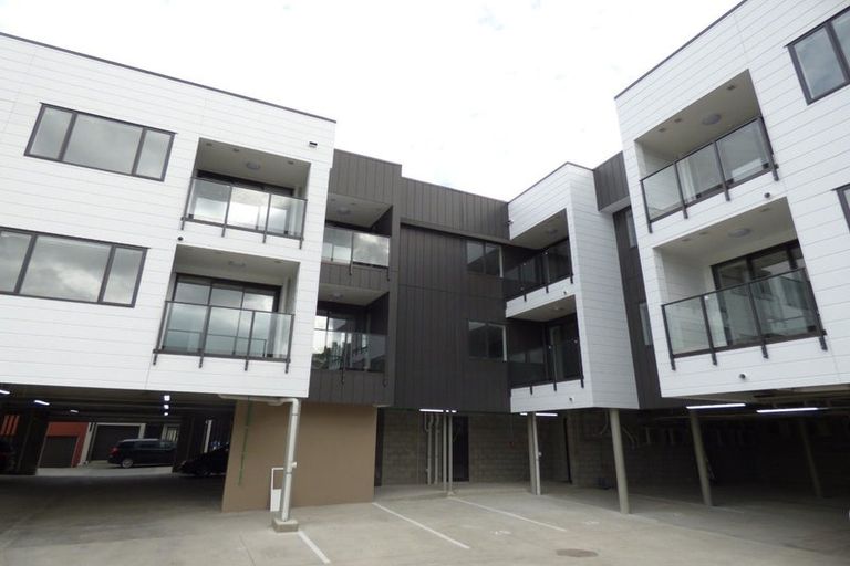 Photo of property in 113/98 Haverstock Road, Sandringham, Auckland, 1025