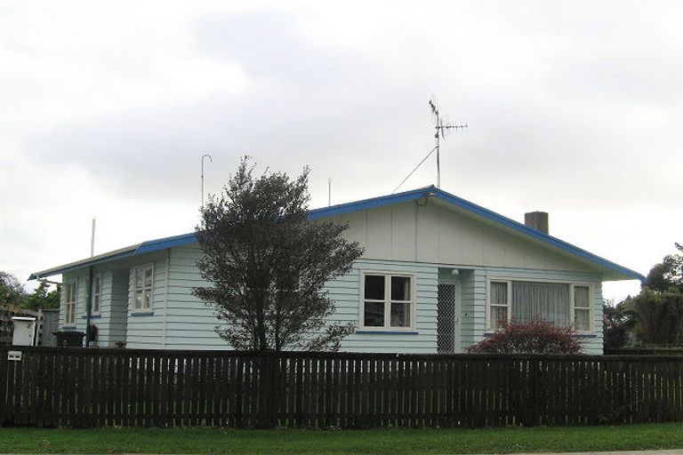 Photo of property in 2 Sunshine Avenue, Paraparaumu, 5032