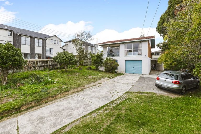Photo of property in 302 Blockhouse Bay Road, Avondale, Auckland, 0600