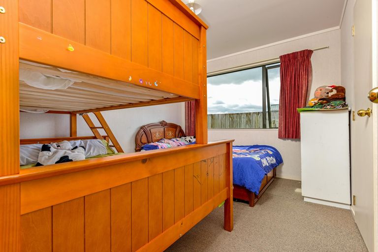 Photo of property in 11 Jordan Way, Kelvin Grove, Palmerston North, 4414