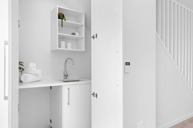 Photo of property in 6/6 Skibbereen Drive, Halswell, Christchurch, 8025