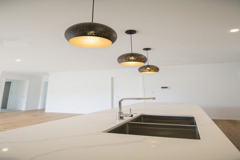 Photo of property in 42 Taikura Avenue, Red Beach, 0932