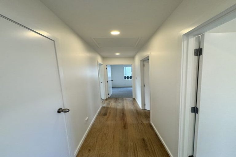 Photo of property in 58b Cedar Heights Avenue, Massey, Auckland, 0614