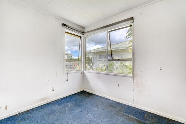 Photo of property in 31 Border Road, Henderson, Auckland, 0612