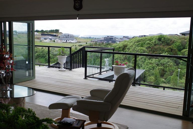 Photo of property in 121 Cashmere Drive, Fitzherbert, Palmerston North, 4410