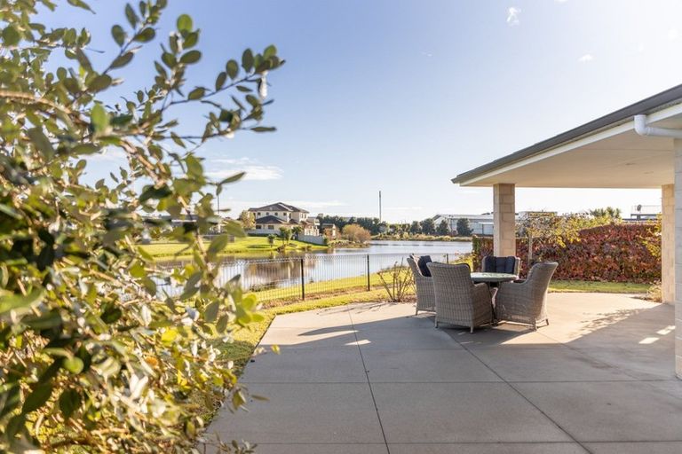 Photo of property in 32 Tatahi Cove, Papamoa Beach, Papamoa, 3118