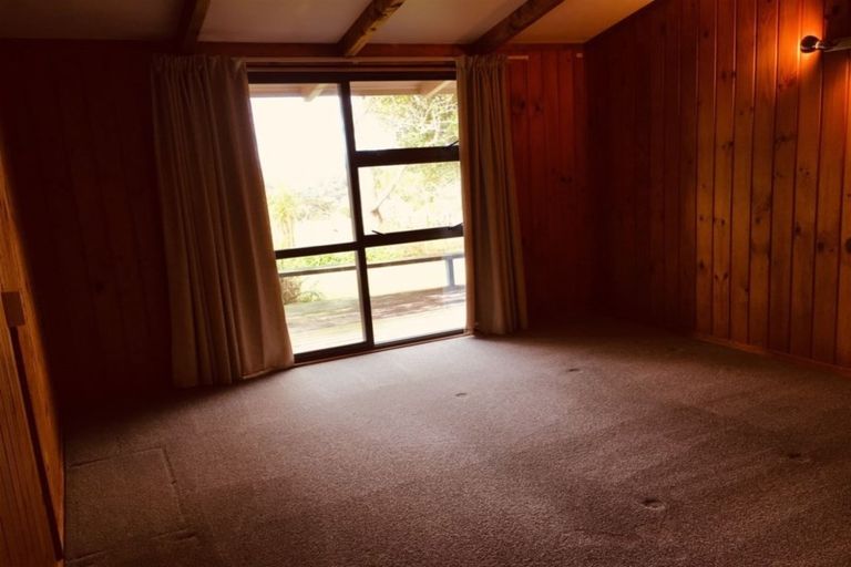 Photo of property in 34 Red Hills Road, Massey, Auckland, 0614