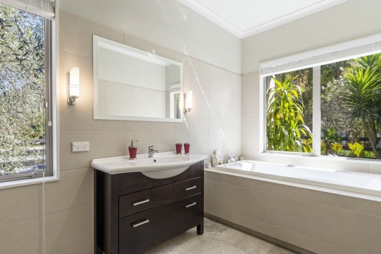 Photo of property in 30 Goodall Road, Snells Beach, 0920