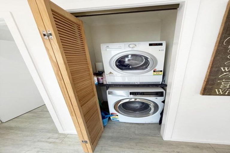 Photo of property in 37a Avenue Road, Foxton, 4814