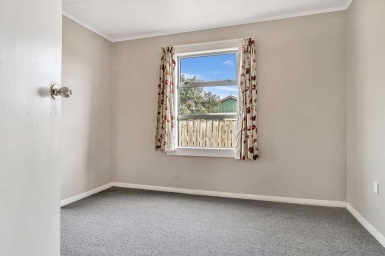 Photo of property in 3 Wharf Street, Castlecliff, Whanganui, 4501