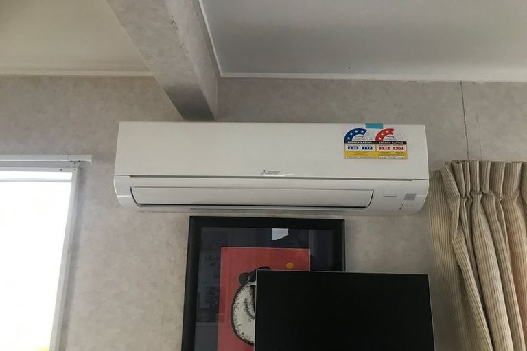 Photo of property in 2 Overtoun Terrace, Hataitai, Wellington, 6021