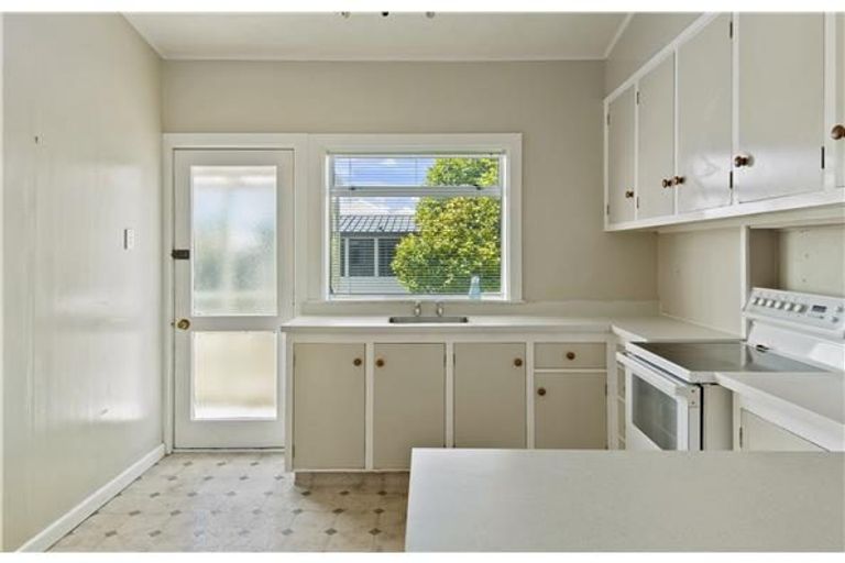 Photo of property in 120 Lincoln Road, Addington, Christchurch, 8024