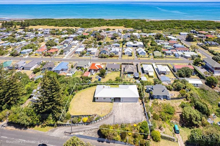 Photo of property in 153 Cornfoot Street, Castlecliff, Whanganui, 4501