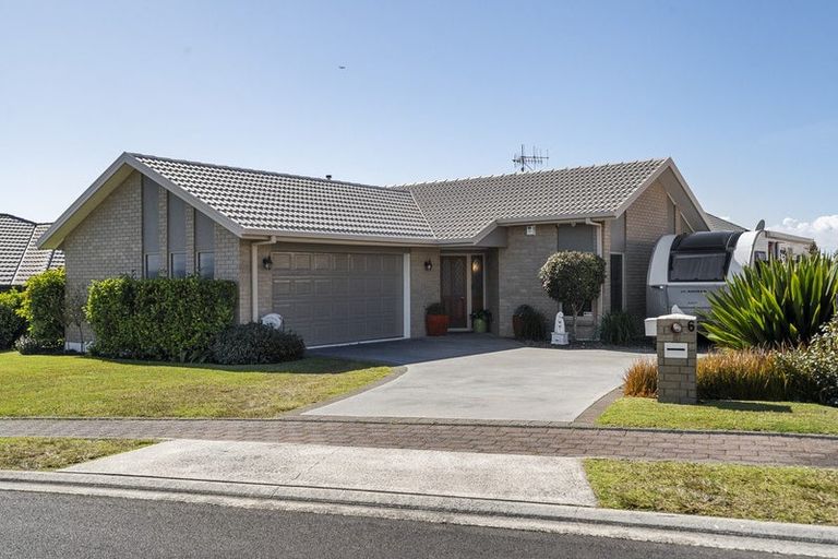 Photo of property in 6 Downing Place, Welcome Bay, Tauranga, 3112