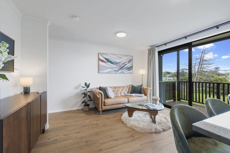 Photo of property in 11/90 Swaffield Road, Papatoetoe, Auckland, 2025