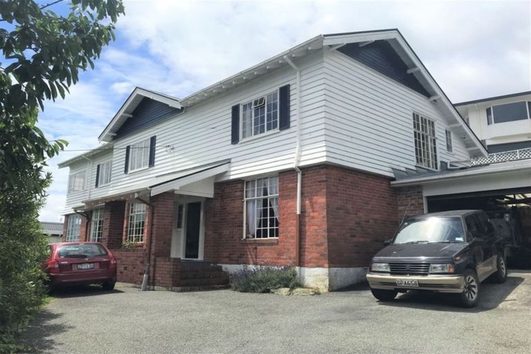 Photo of property in 118 Wellington Street, Picton, 7220