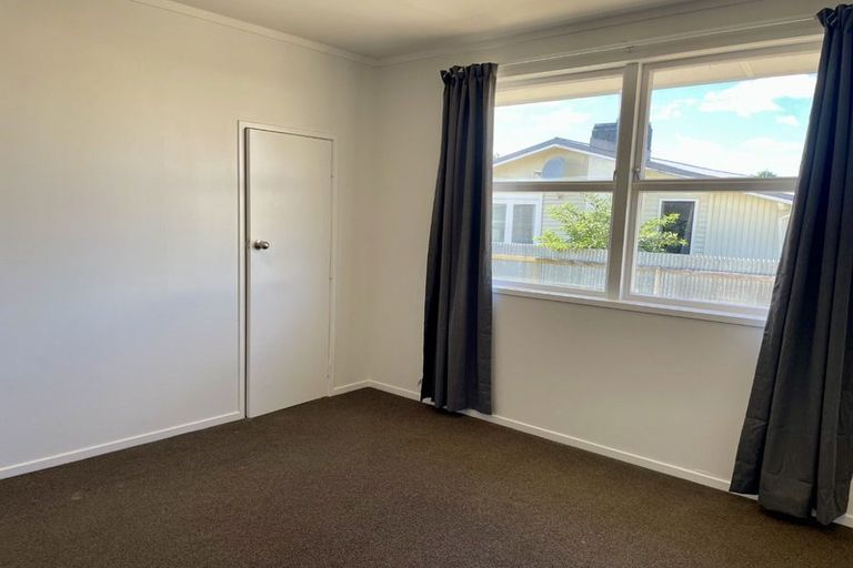 Photo of property in 2 Nicholson Street, Mayfair, Hastings, 4122