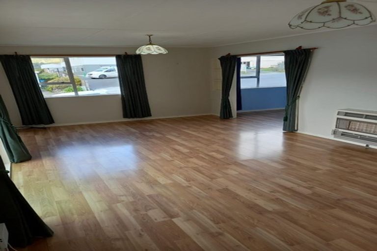 Photo of property in 21 Tiroiti Grove, Stokes Valley, Lower Hutt, 5019