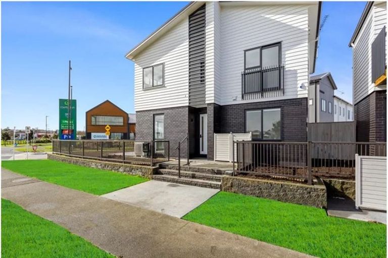 Photo of property in 6 Te Napi Drive, Takanini, Auckland, 2112