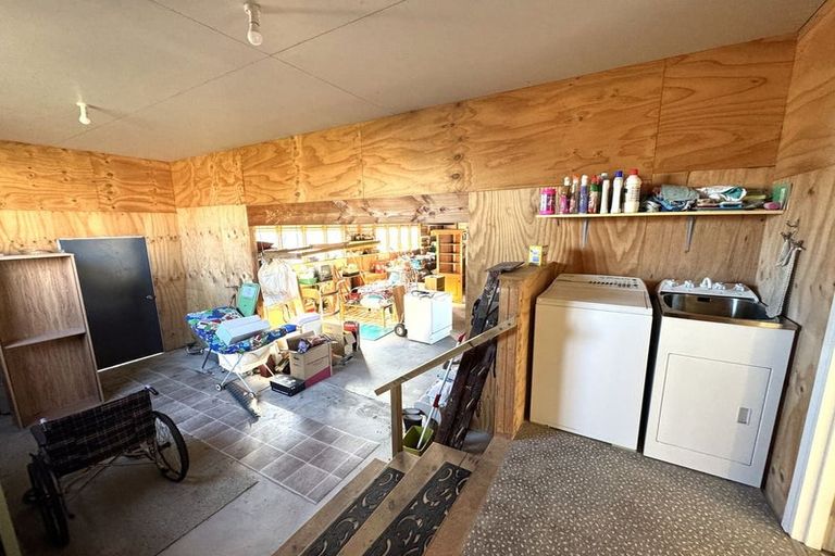 Photo of property in 24 Lanark Street, Balclutha, 9230